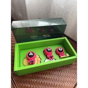 Squid Games Bibigo Pink Guard Figurine Set Of 3 With The Box